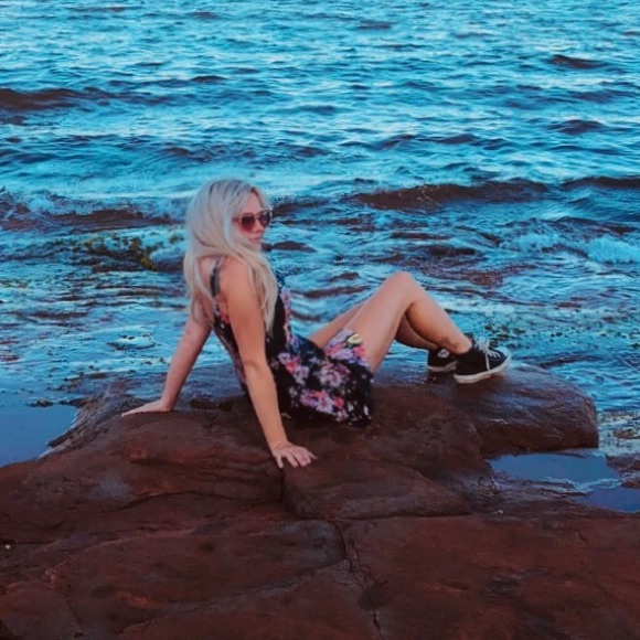 Meet your Posher, Kendra - Picture 1 of 5